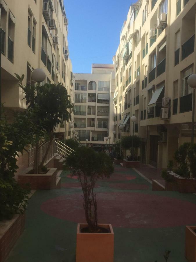 Apartamento Turistico Loyola Benidorm Bagian luar foto